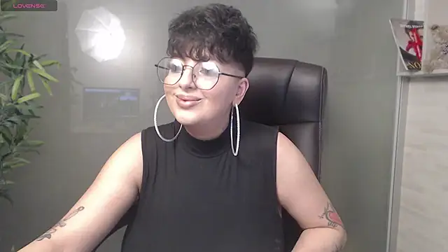 BustyAllyy online show from January 31, 9:26 pm