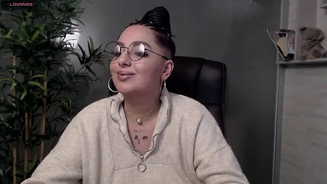 BustyAllyy online show from March 1, 10:42 pm