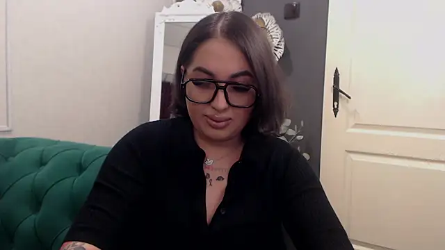 BustyAllyy online show from April 28, 4:12 pm