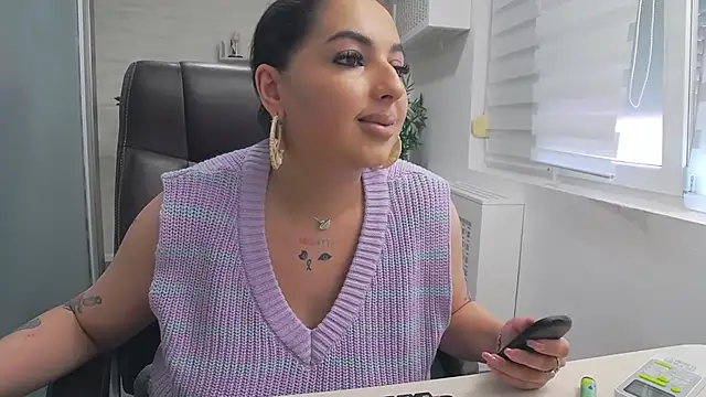 BustyAllyy online show from May 31, 3:19 pm