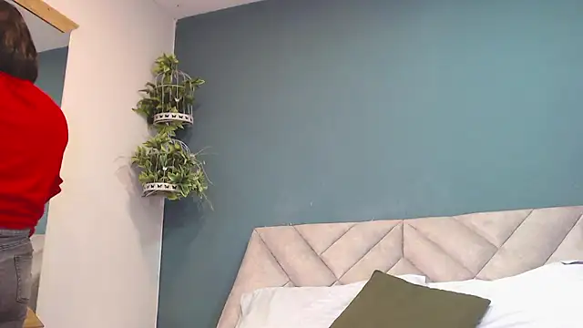 Snapshot of SharisWillian chatting on January 7, 3:53 am SharisWillian online show from January 7, 3:53 am