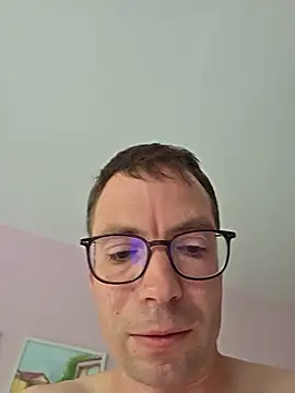 Snapshot of Schnubby1 chatting on June 20, 8:17 am Schnubby1 online show from June 20, 8:17 am
