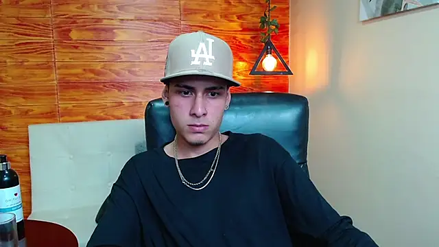 Snapshot of Bastiaan_28 chatting on December 31, 10:58 am Bastiaan 28 online show from December 31, 10:58 am