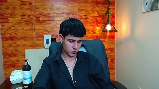 Snapshot of Bastiaan_28 chatting on January 8, 7:03 am Bastiaan 28 online show from January 8, 7:03 am