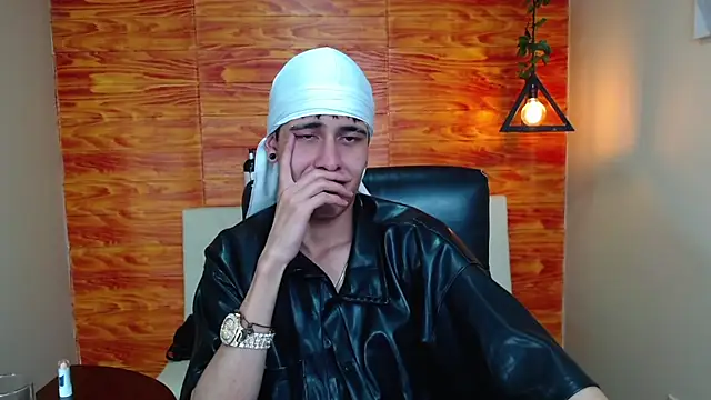 Snapshot of Bastiaan_28 chatting on January 14, 5:30 am Bastiaan 28 online show from January 14, 5:30 am