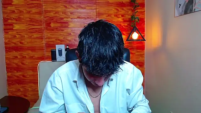 Snapshot of Bastiaan_28 chatting on January 20, 2:03 pm Bastiaan 28 online show from January 20, 2:03 pm