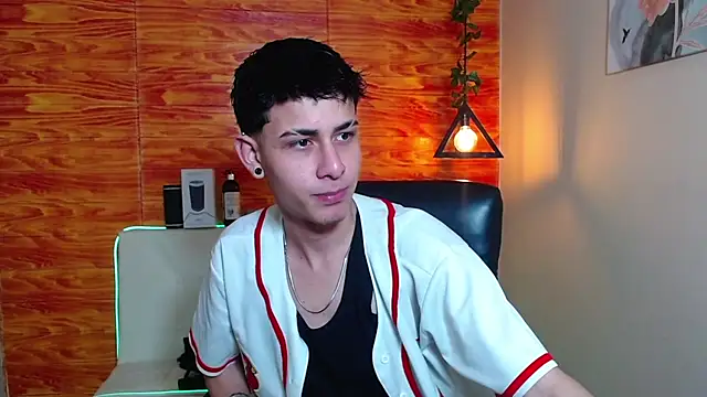 Snapshot of Bastiaan_28 chatting on January 23, 3:26 am Bastiaan 28 online show from January 23, 3:26 am