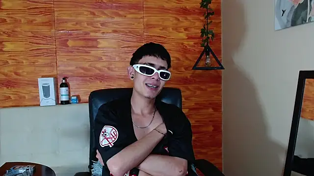 Snapshot of Bastiaan_28 chatting on February 12, 9:20 am Bastiaan 28 online show from February 12, 9:20 am