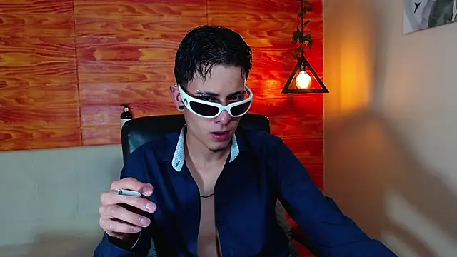 Snapshot of Bastiaan_28 chatting on March 5, 6:01 am Bastiaan 28 online show from March 5, 6:01 am