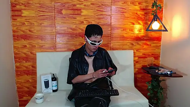 Snapshot of Bastiaan_28 chatting on March 8, 8:33 am Bastiaan 28 online show from March 8, 8:33 am