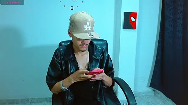 Snapshot of Bastiaan_28 chatting on September 19, 2:02 am Bastiaan 28 online show from September 19, 2:02 am