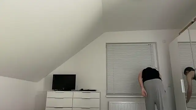 zxzx cam1 online show from March 20, 4:12 pm