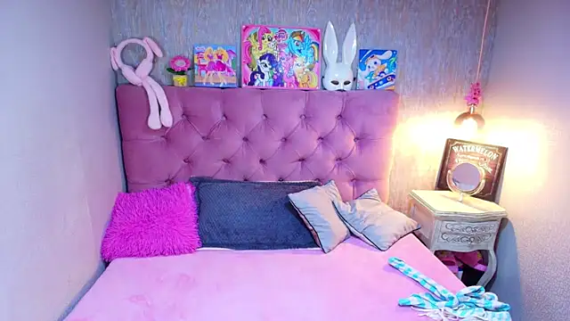 Snapshot of charlottemoonxz chatting on February 21, 6:53 pm charlottemoonxz online show from February 21, 6:53 pm