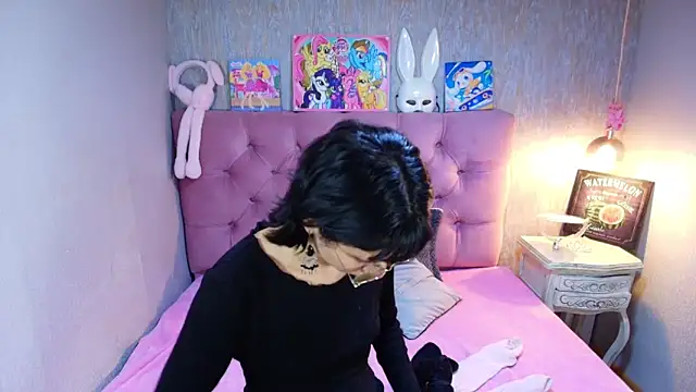 charlottemoonxz online show from March 18, 6:44 pm