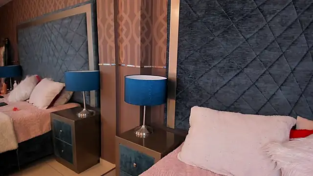 AdelaineBest online show from February 4, 4:26 am