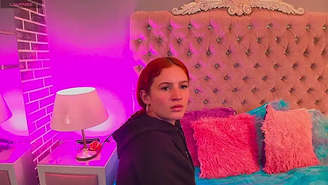 AdelaineBest online show from September 16, 7:15 pm