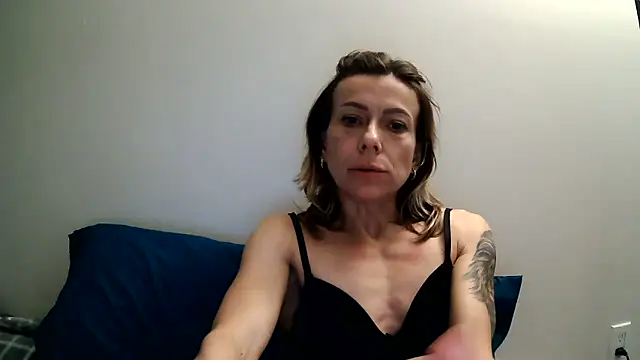 Snapshot of anechka1 chatting on June 19, 1:43 am anechka1 online show from June 19, 1:43 am