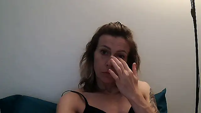 Snapshot of anechka1 chatting on June 20, 10:01 pm anechka1 online show from June 20, 10:01 pm