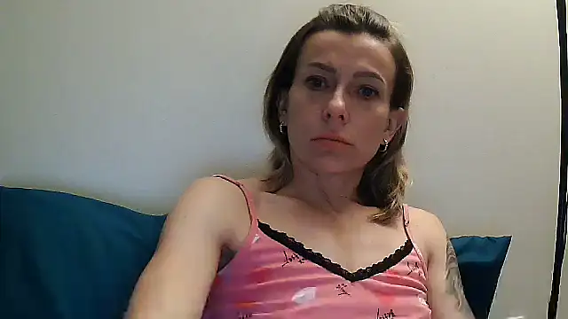 Snapshot of anechka1 chatting on June 27, 2:27 am anechka1 online show from June 27, 2:27 am