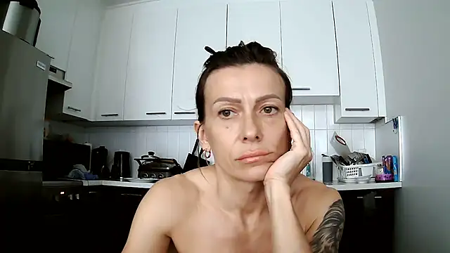 Snapshot of anechka1 chatting on July 6, 8:11 pm anechka1 online show from July 6, 8:11 pm