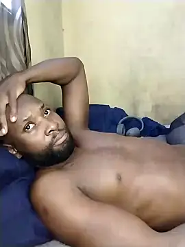 Snapshot of Stallion100 chatting on December 8, 10:19 am Stallion100 online show from December 8, 10:19 am