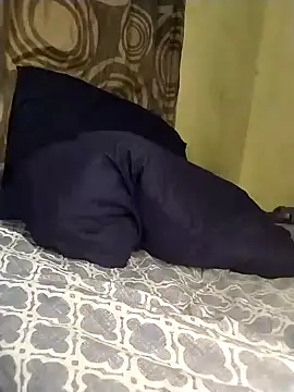 Snapshot of Stallion100 chatting on December 12, 8:10 pm Stallion100 online show from December 12, 8:10 pm