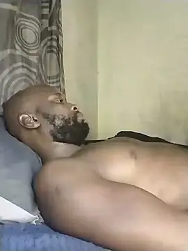 Snapshot of Stallion100 chatting on January 30, 12:39 am Stallion100 online show from January 30, 12:39 am