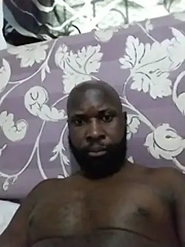 Snapshot of Stallion100 chatting on November 7, 7:52 am Stallion100 online show from November 7, 7:52 am