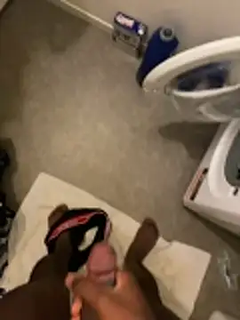 Snapshot of damien954 chatting on December 16, 8:41 am damien954 online show from December 16, 8:41 am