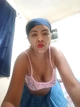 Snapshot of Surreyaa chatting on December 9, 11:36 am Surreyaa online show from December 9, 11:36 am