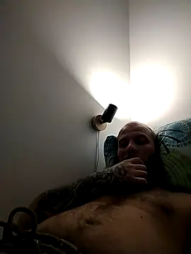 Snapshot of AbukLoko chatting on March 8, 8:35 pm AbukLoko online show from March 8, 8:35 pm