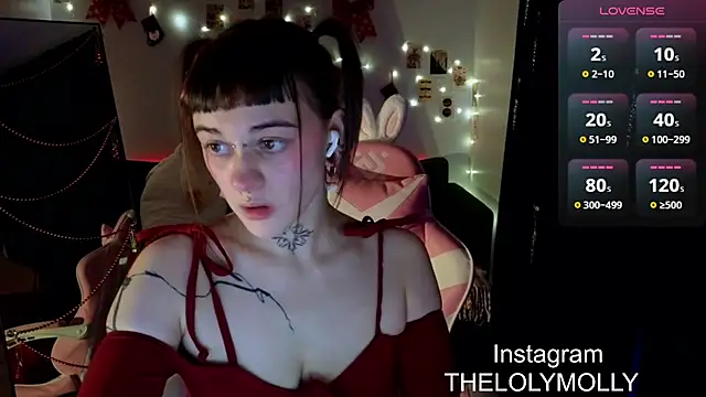 Snapshot of LolyMolli chatting on December 30, 1:58 pm LolyMolli online show from December 30, 1:58 pm