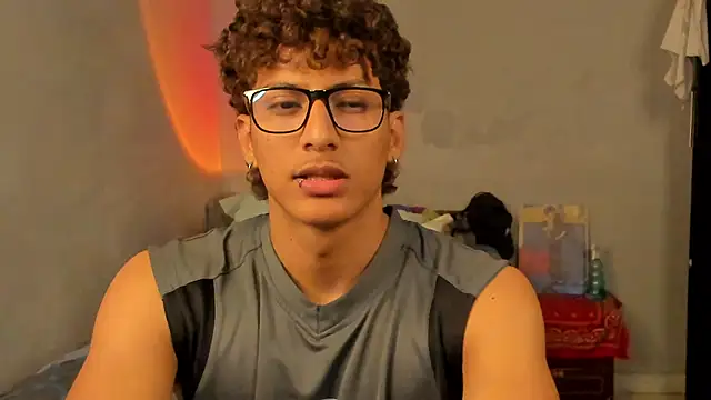 Snapshot of Ivano_joness chatting on January 19, 3:42 pm Ivano joness online show from January 19, 3:42 pm