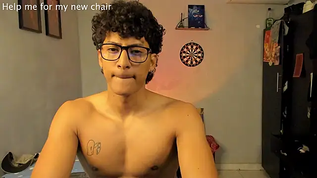 Snapshot of Ivano_joness chatting on March 19, 12:01 pm Ivano joness online show from March 19, 12:01 pm