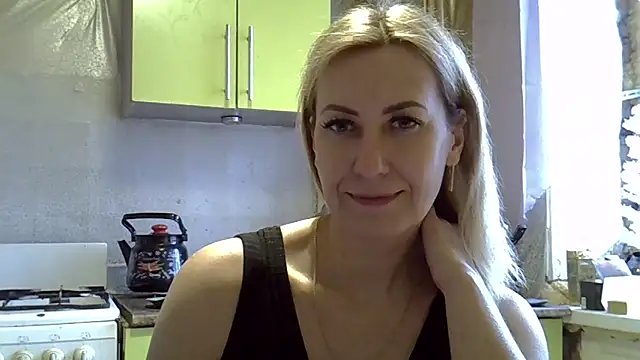 Snapshot of AshleyXHoney chatting on December 25, 8:51 am AshleyXHoney online show from December 25, 8:51 am