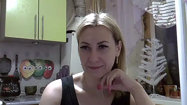 Snapshot of AshleyXHoney chatting on December 29, 4:59 am AshleyXHoney online show from December 29, 4:59 am