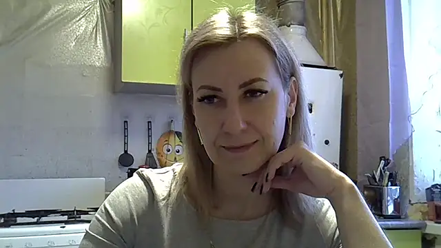 Snapshot of AshleyXHoney chatting on January 16, 6:35 am AshleyXHoney online show from January 16, 6:35 am