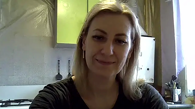 Snapshot of AshleyXHoney chatting on January 16, 9:48 am AshleyXHoney online show from January 16, 9:48 am