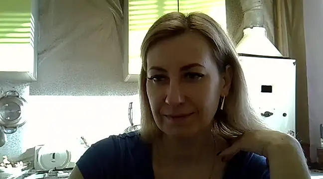 Snapshot of AshleyXHoney chatting on January 21, 6:54 am AshleyXHoney online show from January 21, 6:54 am
