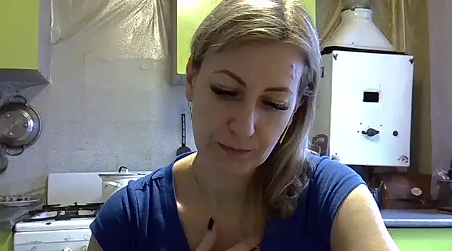 Snapshot of AshleyXHoney chatting on January 29, 11:20 am AshleyXHoney online show from January 29, 11:20 am