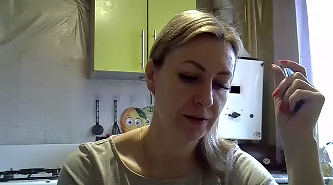 Snapshot of AshleyXHoney chatting on January 30, 8:43 am AshleyXHoney online show from January 30, 8:43 am