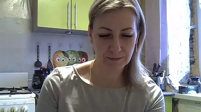 Snapshot of AshleyXHoney chatting on January 31, 6:46 am AshleyXHoney online show from January 31, 6:46 am