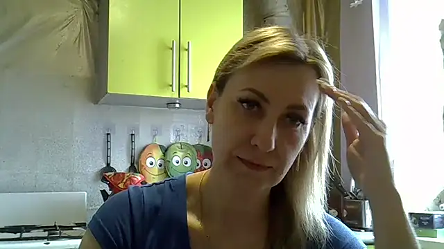Snapshot of AshleyXHoney chatting on March 17, 6:29 am AshleyXHoney online show from March 17, 6:29 am