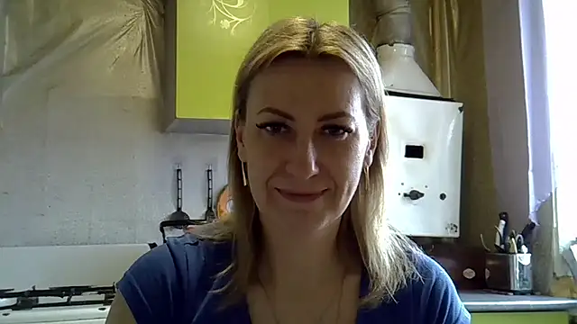 Snapshot of AshleyXHoney chatting on March 22, 5:06 am AshleyXHoney online show from March 22, 5:06 am