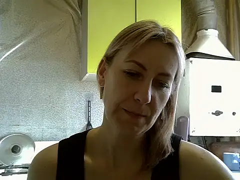 Snapshot of AshleyXHoney chatting on September 16, 6:47 am AshleyXHoney online show from September 16, 6:47 am