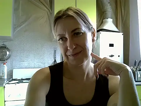 Snapshot of AshleyXHoney chatting on September 17, 5:53 am AshleyXHoney online show from September 17, 5:53 am