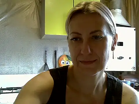 Snapshot of AshleyXHoney chatting on September 18, 6:59 am AshleyXHoney online show from September 18, 6:59 am