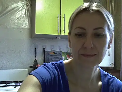 Snapshot of AshleyXHoney chatting on September 27, 6:18 am AshleyXHoney online show from September 27, 6:18 am