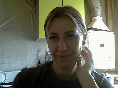 Snapshot of AshleyXHoney chatting on October 1, 7:58 am AshleyXHoney online show from October 1, 7:58 am