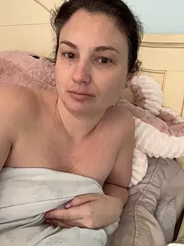 MilfyMrsRobinson online show from February 25, 4:00 pm